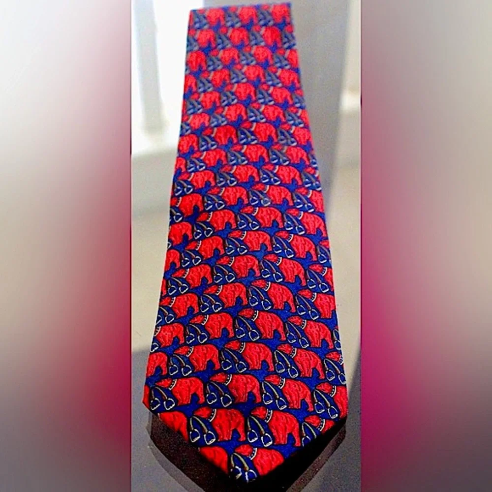 BROOKS BROTHERS MAKERS MENS TIE BEARS SILK HAND MADE USA ALL SILK RED NAVY GOLD